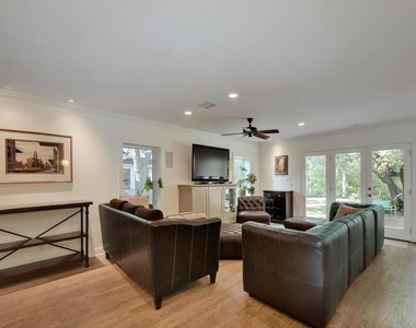 5018 Shoal Creek Blvd - Photo Thumbnail 8