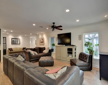 5018 Shoal Creek Blvd - Photo Thumbnail 7