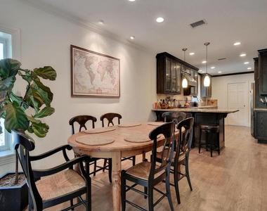 5018 Shoal Creek Blvd - Photo Thumbnail 9
