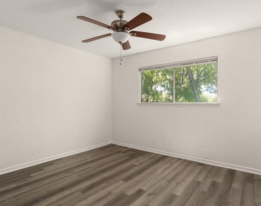 7409 Shadow Hill Dr - Photo Thumbnail 22