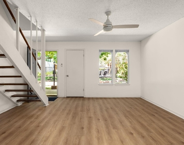 7409 Shadow Hill Dr - Photo Thumbnail 1