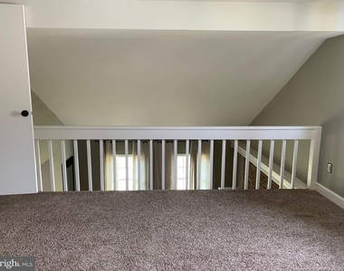 1916 E Zabenko Drive - Photo Thumbnail 9