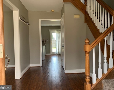 1916 E Zabenko Drive - Photo Thumbnail 1