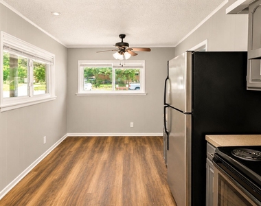2804 Catalina Dr - Photo Thumbnail 4