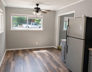 2804 Catalina Dr - Photo Thumbnail 2