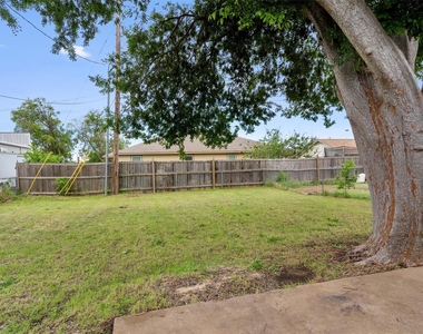 2805 Davis St - Photo Thumbnail 9