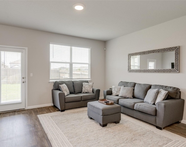102 Rainmaker Cv - Photo Thumbnail 9