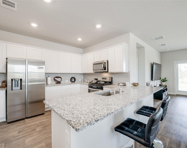 102 Rainmaker Cv - Photo Thumbnail 5