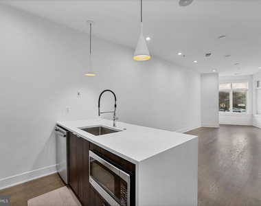 1220 Potomac Avenue Se - Photo Thumbnail 7