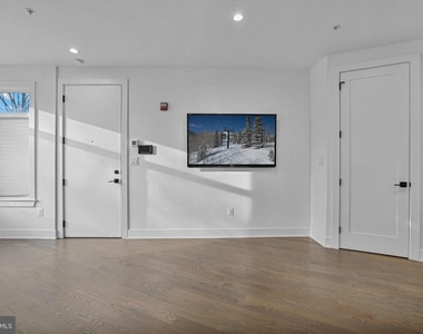 1220 Potomac Avenue Se - Photo Thumbnail 4