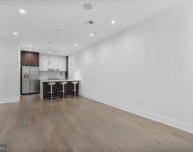 1220 Potomac Avenue Se - Photo Thumbnail 3