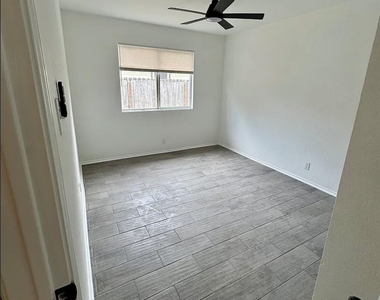 14400 Sandifer St - Photo Thumbnail 16