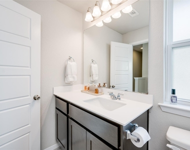 7948 Castelardo Pl - Photo Thumbnail 23