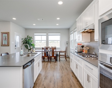7948 Castelardo Pl - Photo Thumbnail 12