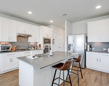 7948 Castelardo Pl - Photo Thumbnail 11