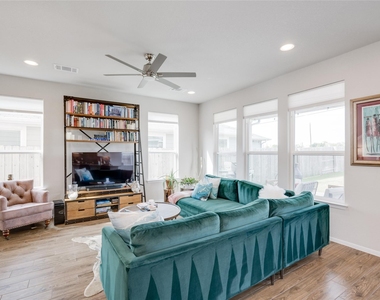 7948 Castelardo Pl - Photo Thumbnail 8