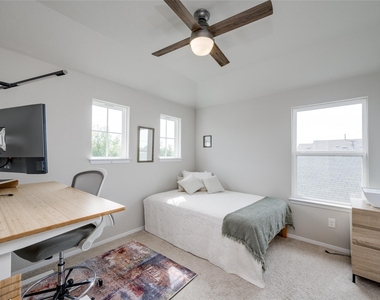 7948 Castelardo Pl - Photo Thumbnail 16