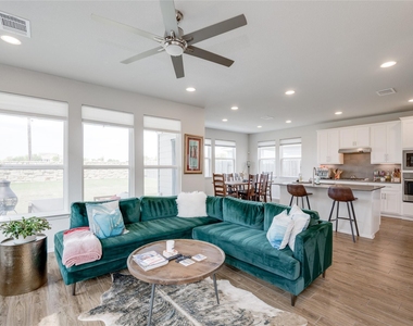 7948 Castelardo Pl - Photo Thumbnail 5