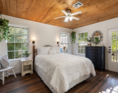 1707 Lexington St - Photo Thumbnail 6