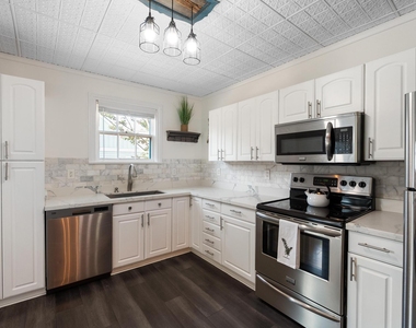 1707 Lexington St - Photo Thumbnail 10
