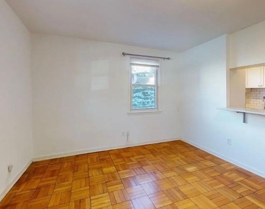 4000 Beecher Street Nw - Photo Thumbnail 5