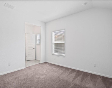 309 Harbors Ln - Photo Thumbnail 12