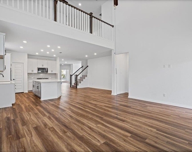 309 Harbors Ln - Photo Thumbnail 8