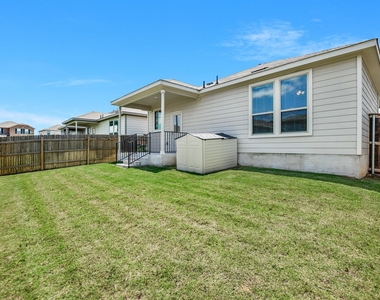 216 The Duke Dr - Photo Thumbnail 18