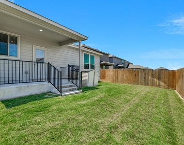 216 The Duke Dr - Photo Thumbnail 19