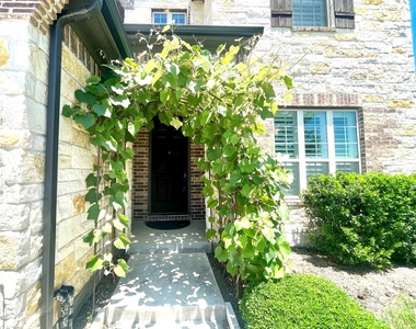 6829 Brindisi Pl - Photo Thumbnail 3