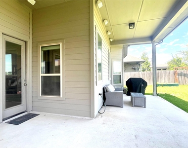 6829 Brindisi Pl - Photo Thumbnail 31