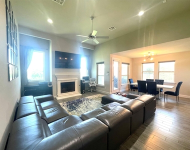 6829 Brindisi Pl - Photo Thumbnail 9