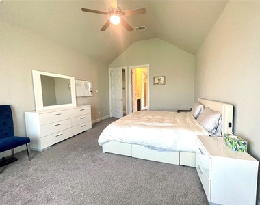 6829 Brindisi Pl - Photo Thumbnail 19