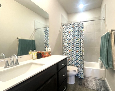 6829 Brindisi Pl - Photo Thumbnail 27