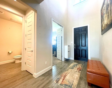 6829 Brindisi Pl - Photo Thumbnail 5