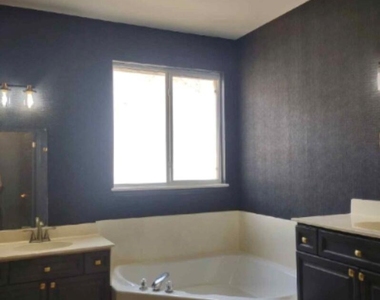 11914 Loomis Dr - Photo Thumbnail 13
