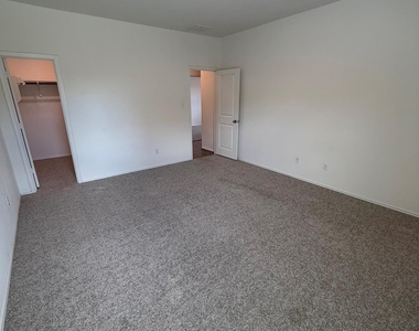 109 High Hill Cv - Photo Thumbnail 8
