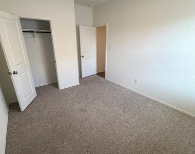 109 High Hill Cv - Photo Thumbnail 13