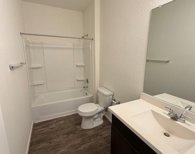 109 High Hill Cv - Photo Thumbnail 12