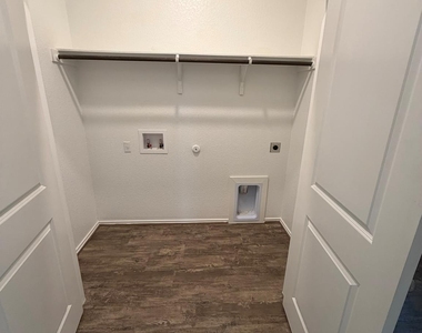 109 High Hill Cv - Photo Thumbnail 14