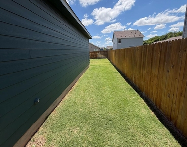 109 High Hill Cv - Photo Thumbnail 16