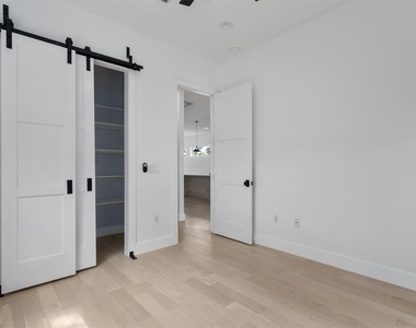 4712 Reyes St - Photo Thumbnail 11