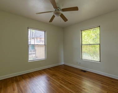 5514 Grover Ave - Photo Thumbnail 8