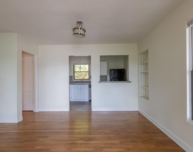 5514 Grover Ave - Photo Thumbnail 5