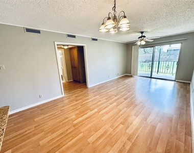 601 W 11th St - Photo Thumbnail 13