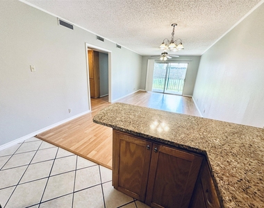 601 W 11th St - Photo Thumbnail 12