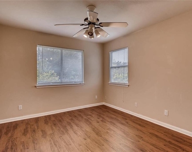 8301 Red Willow Dr - Photo Thumbnail 7
