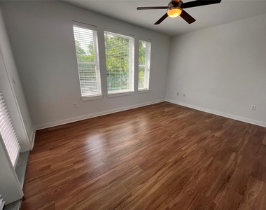 1900 Barton Springs Rd - Photo Thumbnail 6