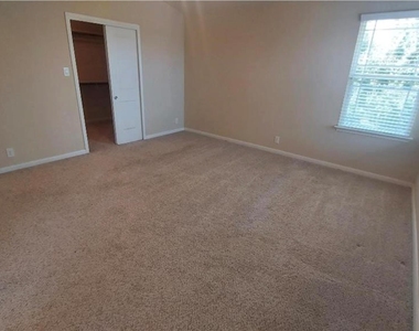 8404 Harrier Dr - Photo Thumbnail 4