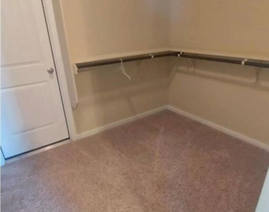8404 Harrier Dr - Photo Thumbnail 12